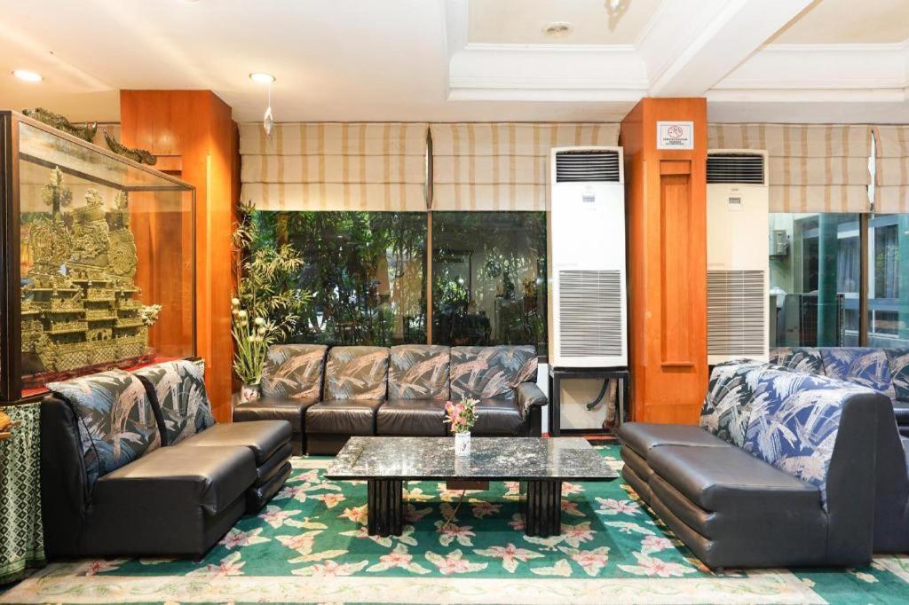 New Grand Park Hotel Surabaya Dış mekan fotoğraf