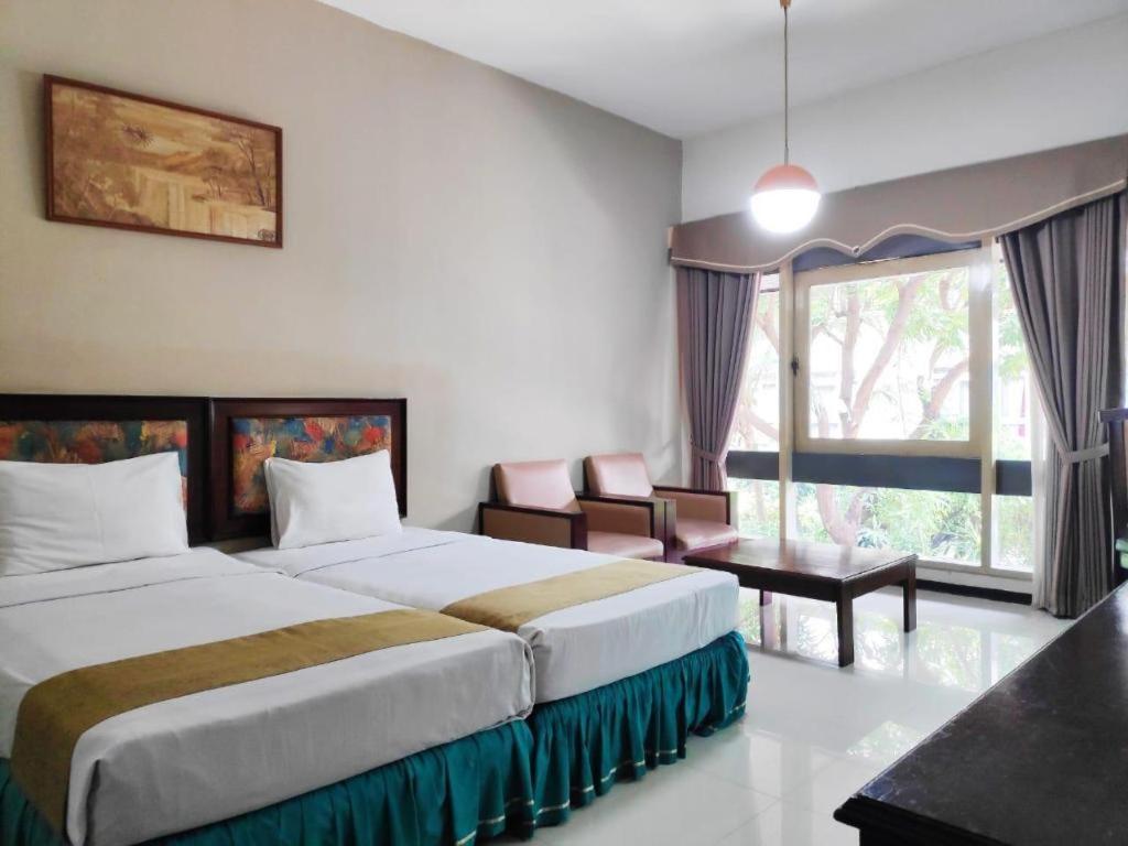 New Grand Park Hotel Surabaya Dış mekan fotoğraf