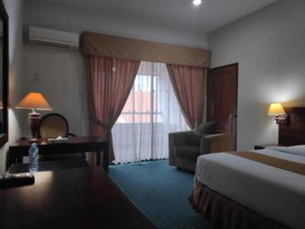 New Grand Park Hotel Surabaya Dış mekan fotoğraf