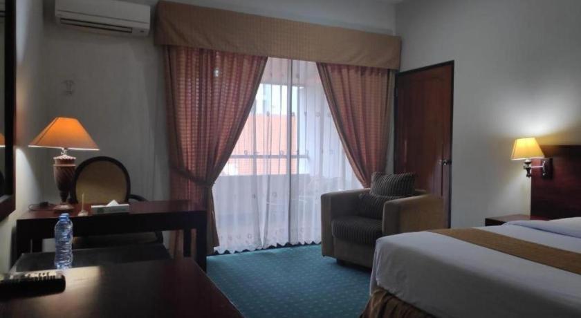 New Grand Park Hotel Surabaya Dış mekan fotoğraf
