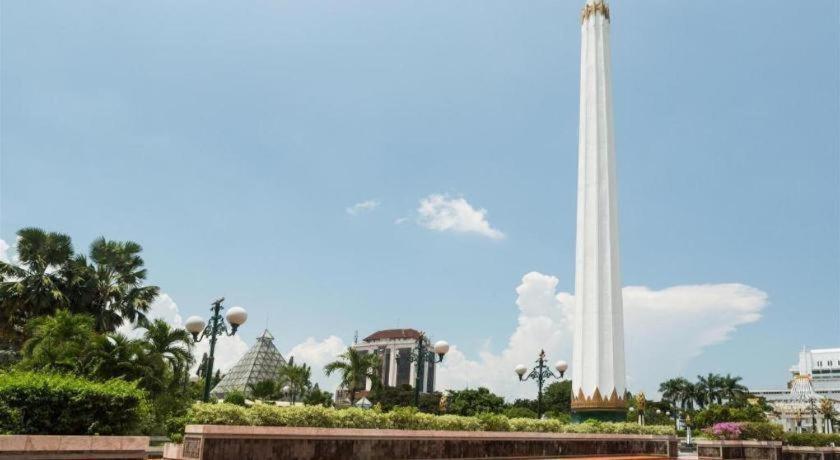New Grand Park Hotel Surabaya Dış mekan fotoğraf