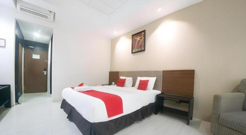 New Grand Park Hotel Surabaya Dış mekan fotoğraf