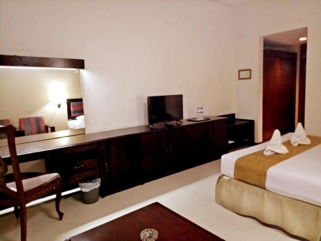 New Grand Park Hotel Surabaya Dış mekan fotoğraf
