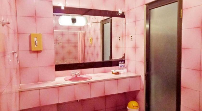 New Grand Park Hotel Surabaya Dış mekan fotoğraf