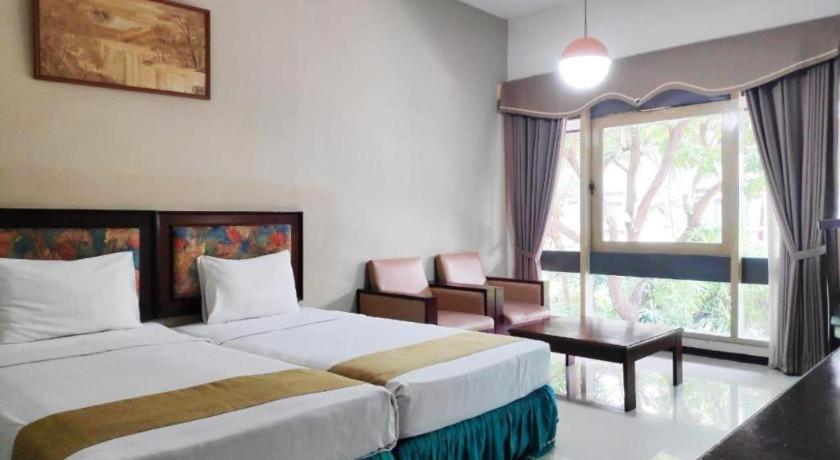 New Grand Park Hotel Surabaya Dış mekan fotoğraf