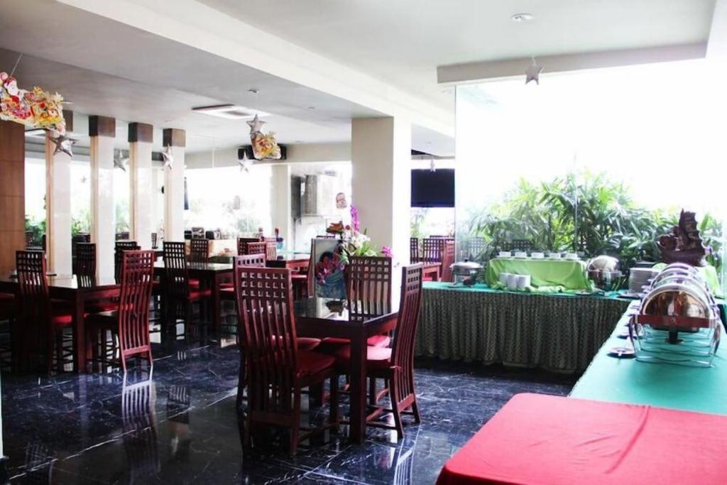 New Grand Park Hotel Surabaya Dış mekan fotoğraf